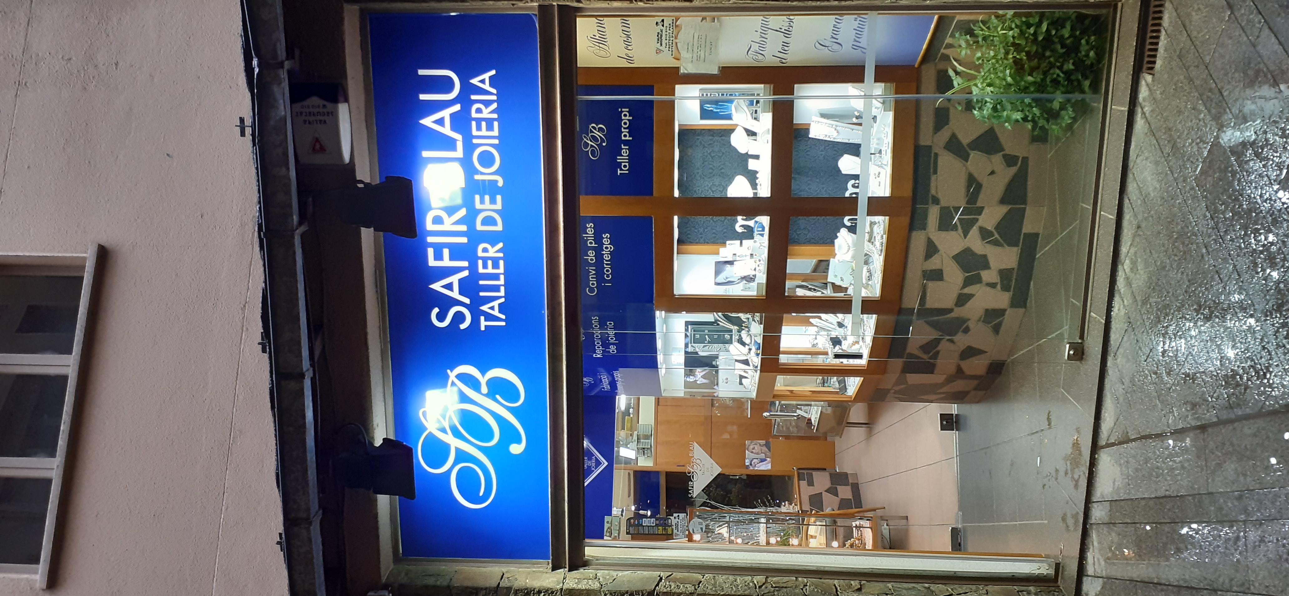  Joieria Safir Blau